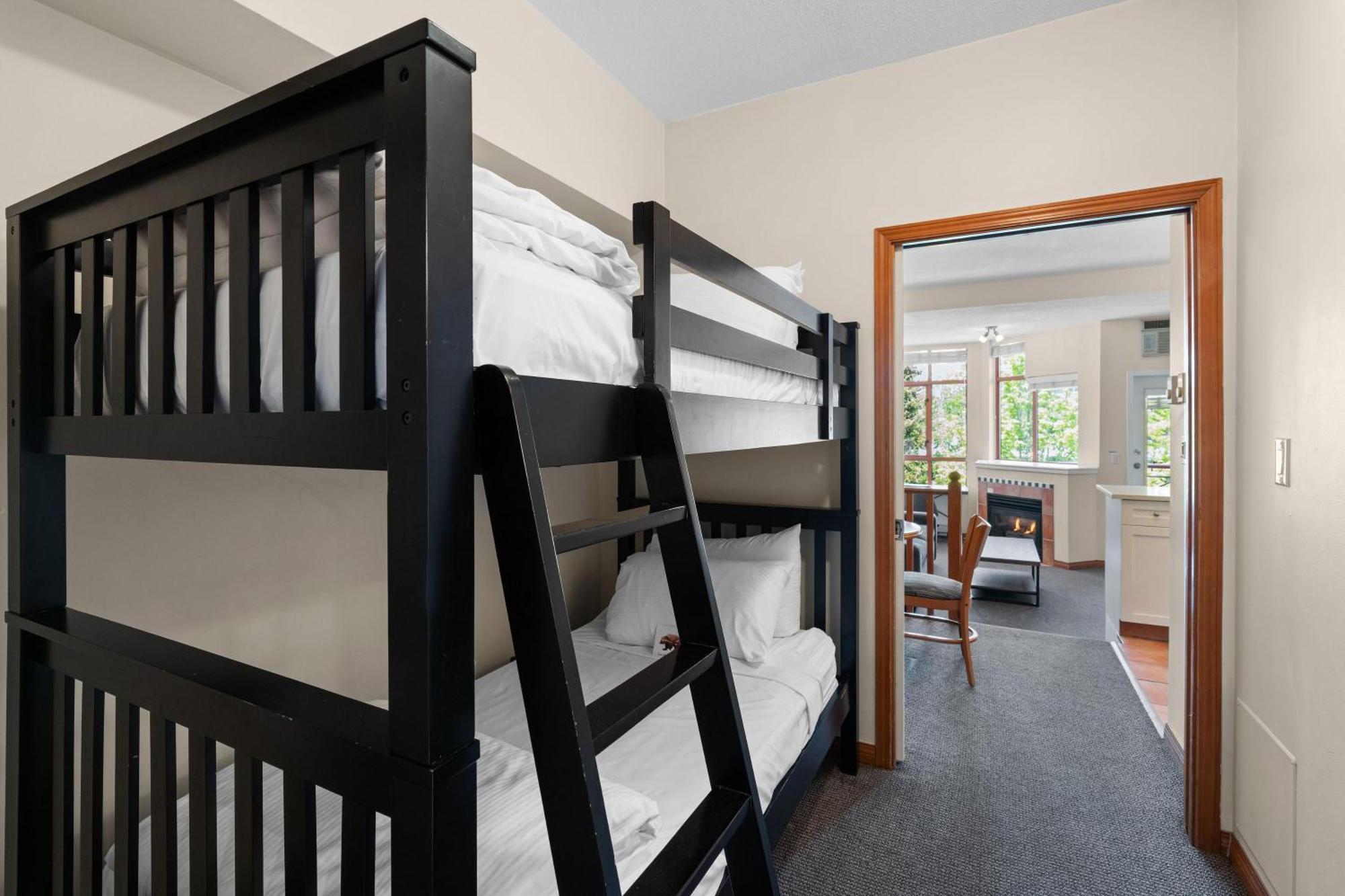 Alpenglow Lodge Family & Work Retreat By Mva Уислър Екстериор снимка